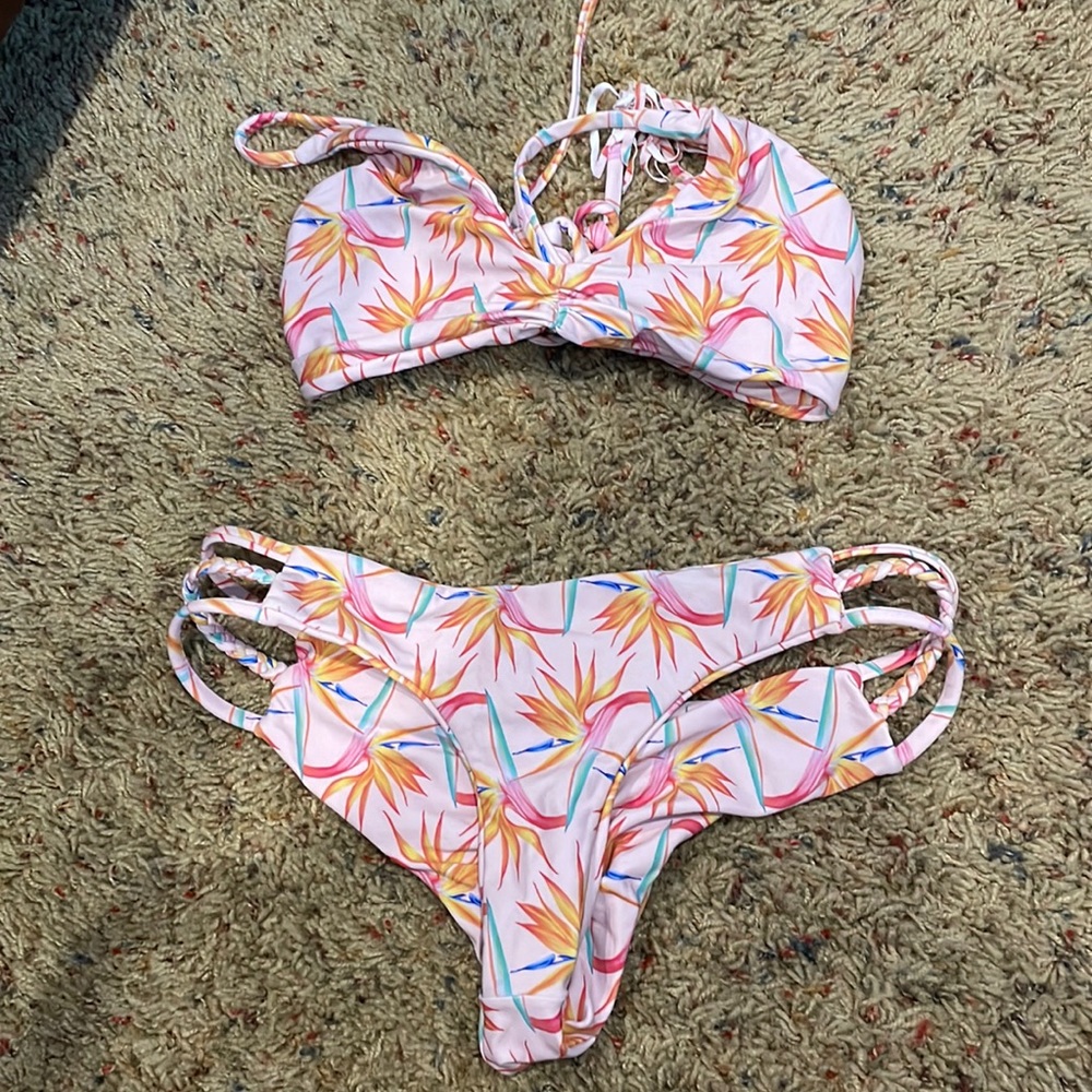 #midori #medium #bikini #cheeky